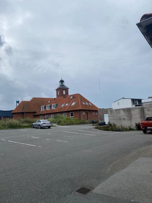 3 Vaerelses Lejlighed Taet Faergen Hirtshals Exterior foto